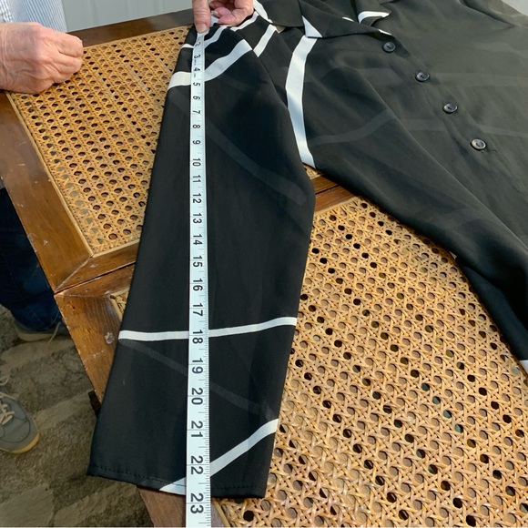 Frank Lyman abstract design long sheer cover button down - Picture 8 of 11